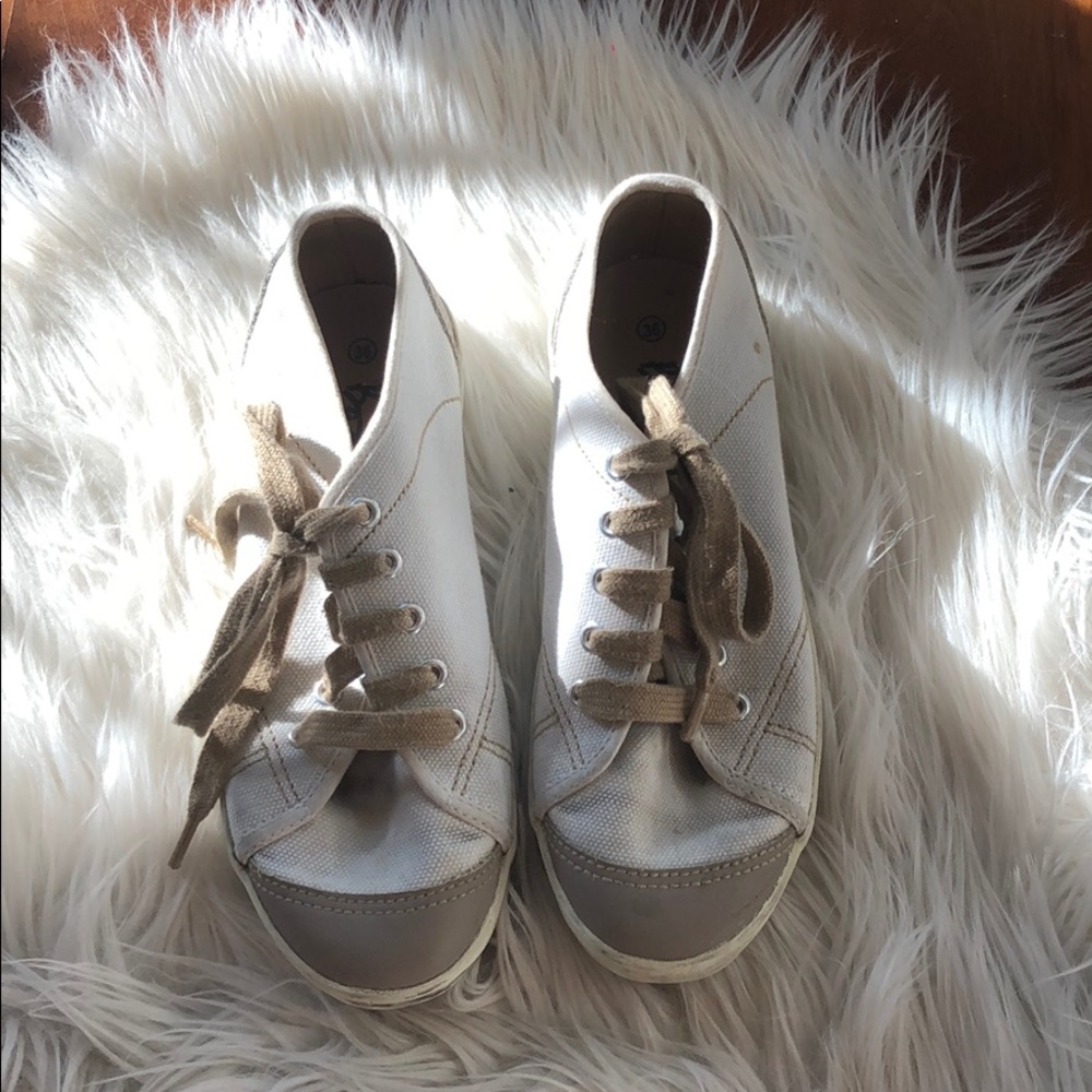 Boded Sneakers